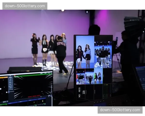 游戏化互动元素深度植入直播，提升用户停留与参与时长。